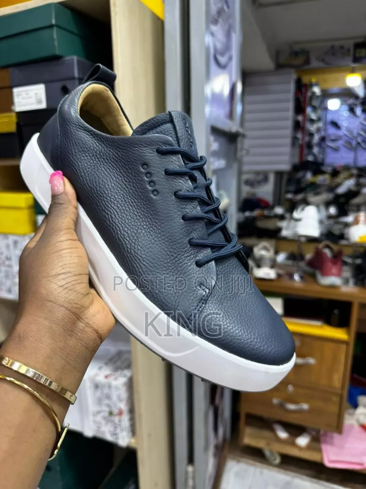 Black Ecco Classic Casual Sneakers