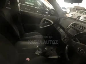 Toyota RAV4 2010 Silver
