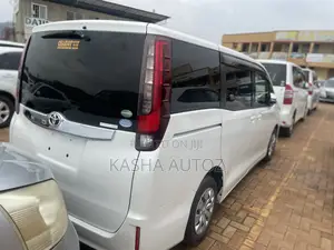 Toyota Noah 2015 White