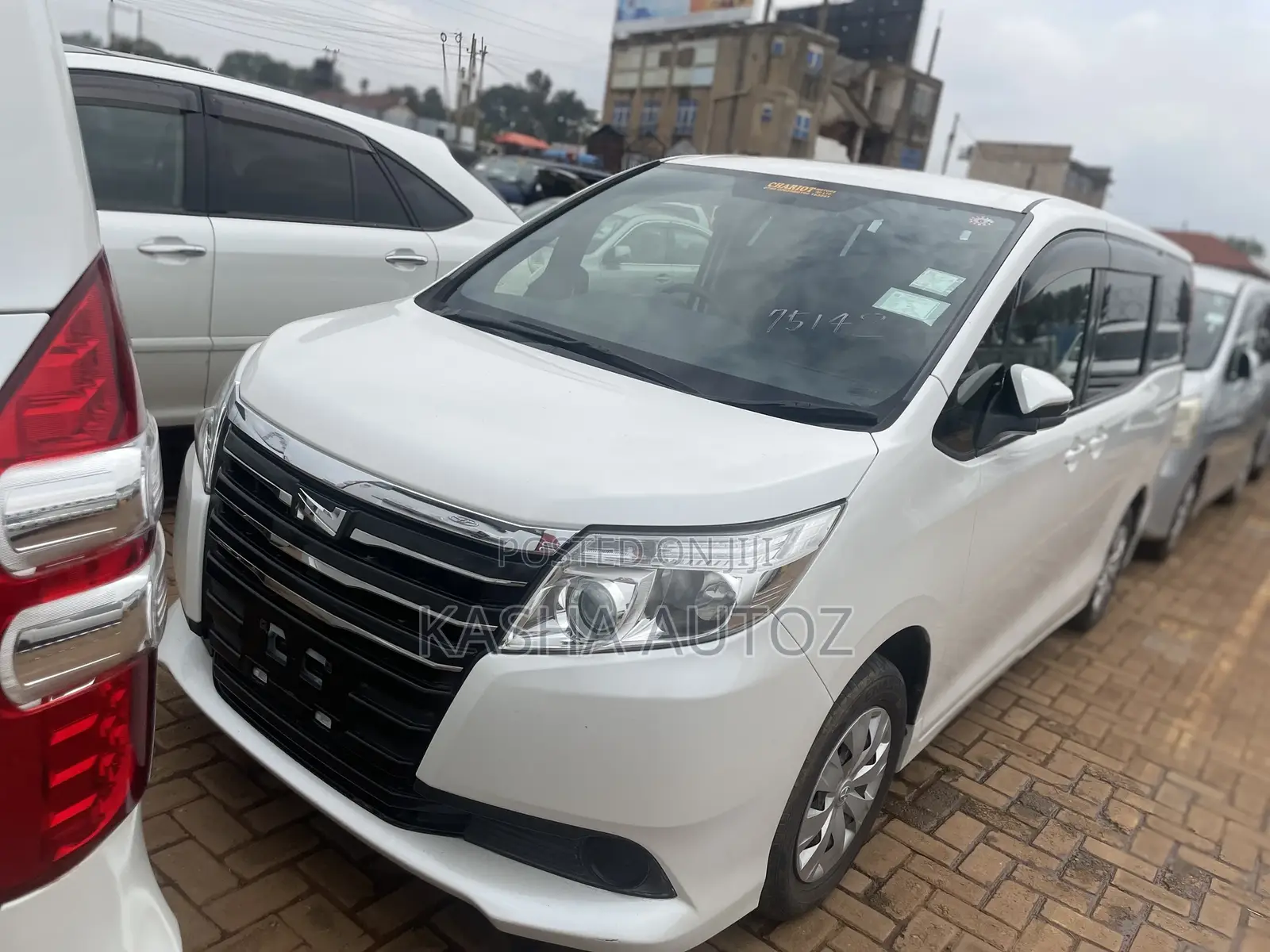 Toyota Noah 2015 White