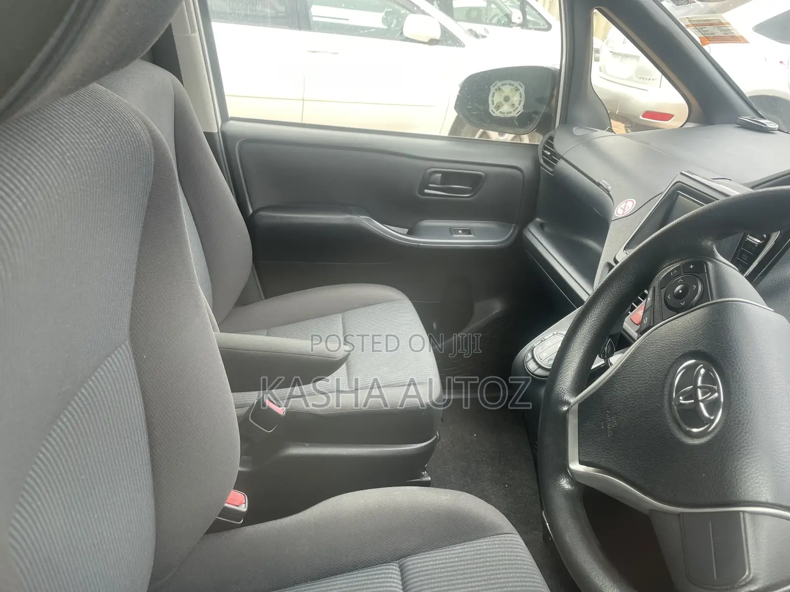 Toyota Noah 2015 White