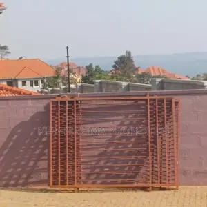 5bdrm Maisonette in Lubowa Heights, Division A for sale