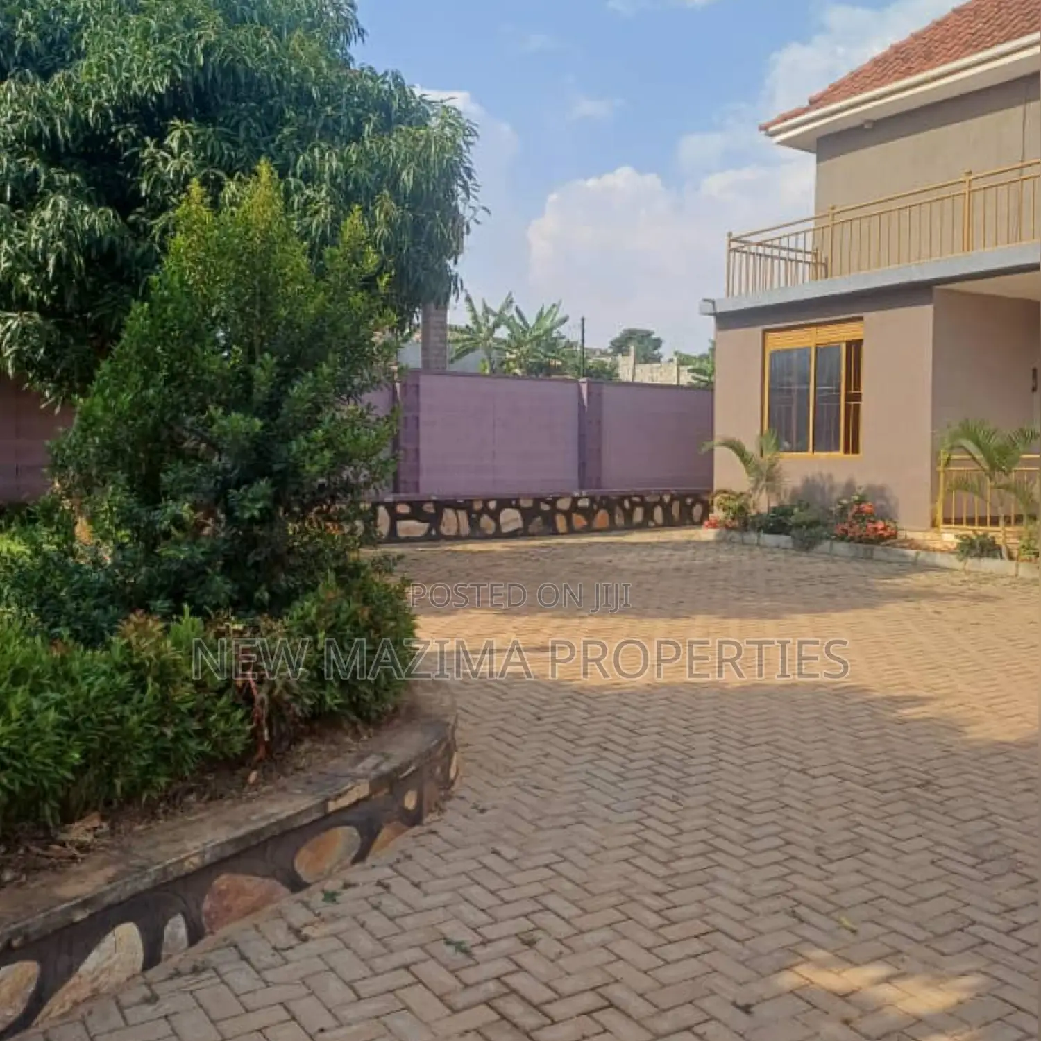 5bdrm Maisonette in Lubowa Heights, Division A for sale