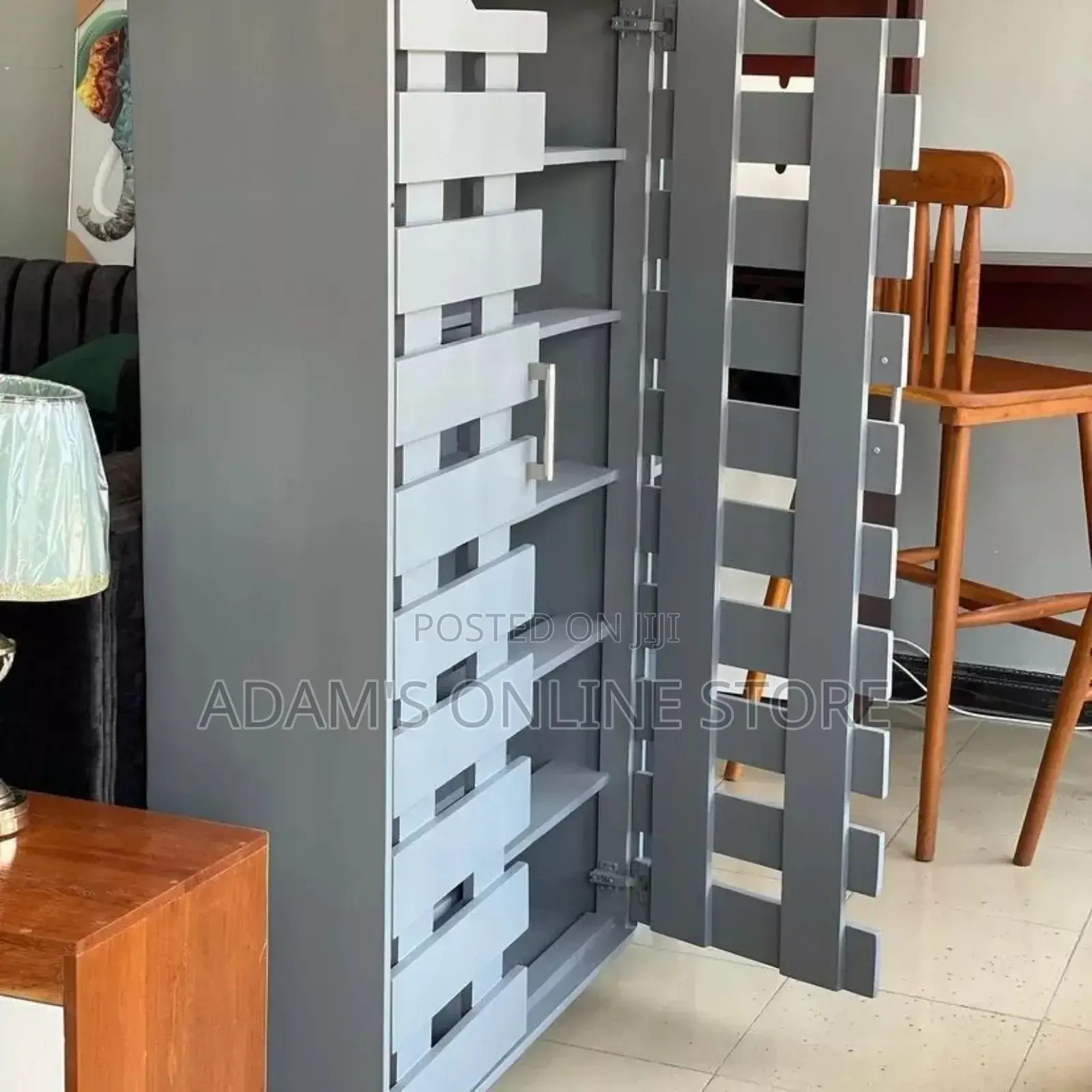 Greyshoe Rack