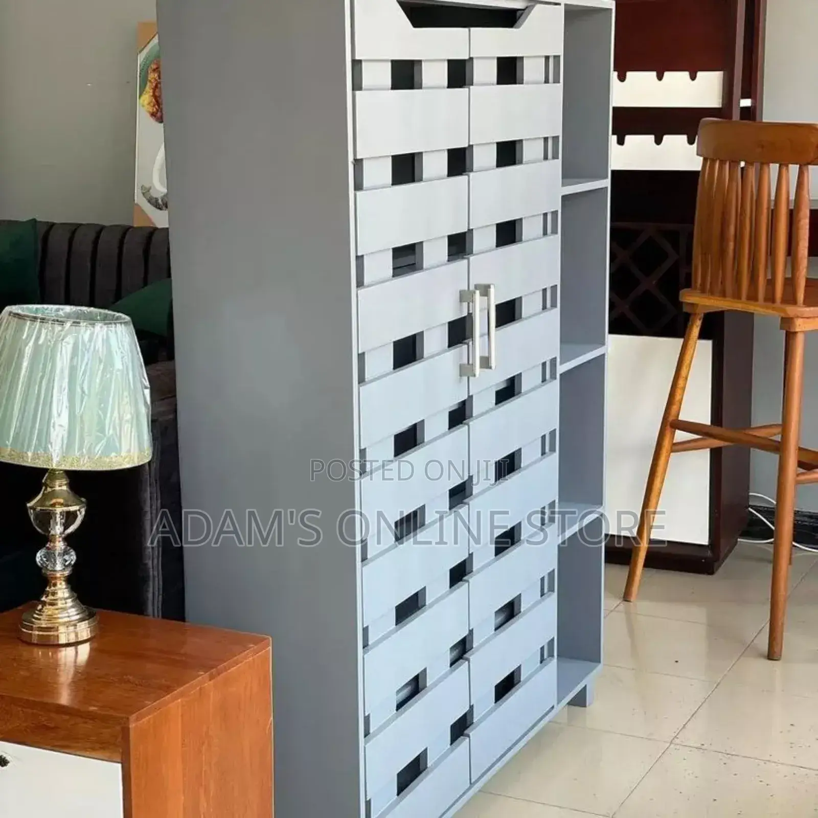Greyshoe Rack
