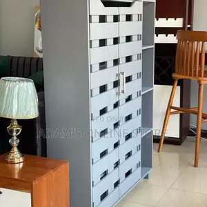 Greyshoe Rack