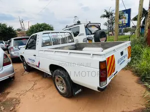 Nissan Pick Up