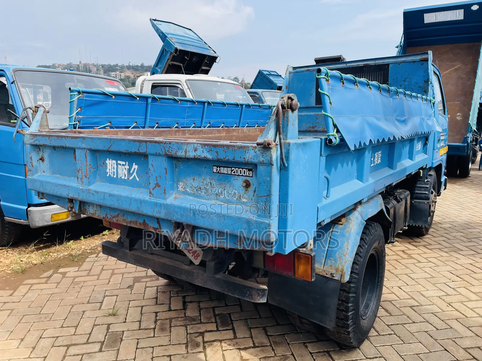 Isuzu Elf Dumper