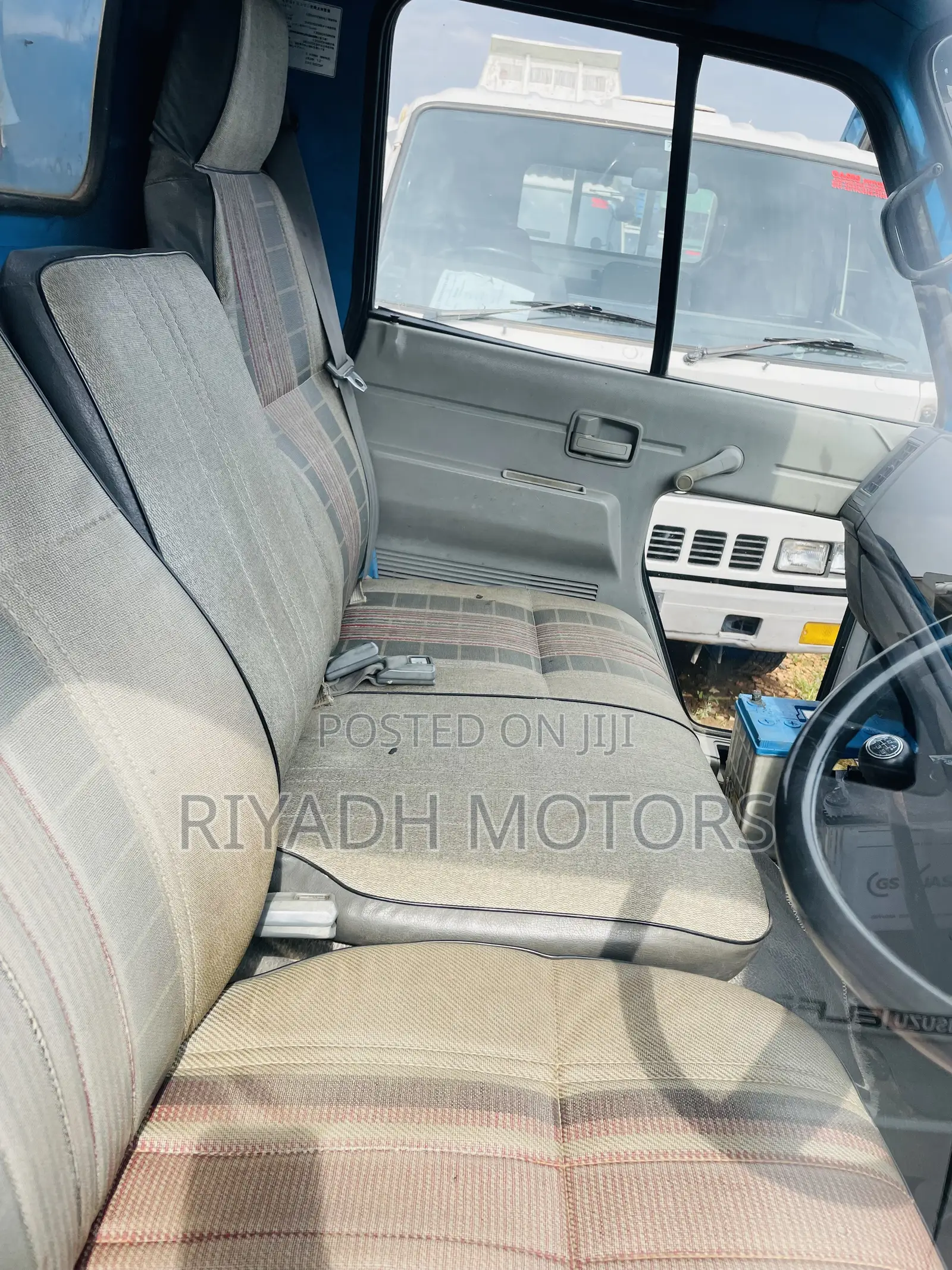 Isuzu Elf Dumper