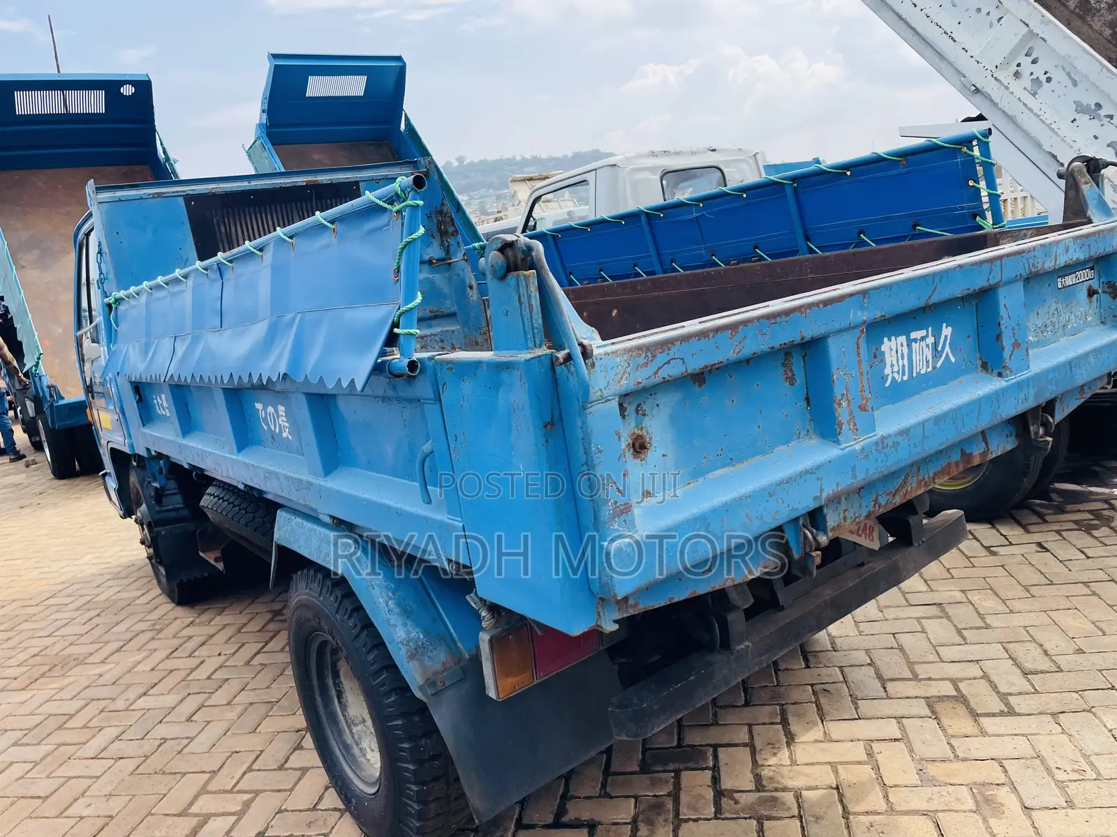 Isuzu Elf Dumper