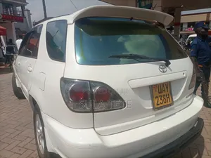 Toyota Harrier 2.4 16V 1998 White