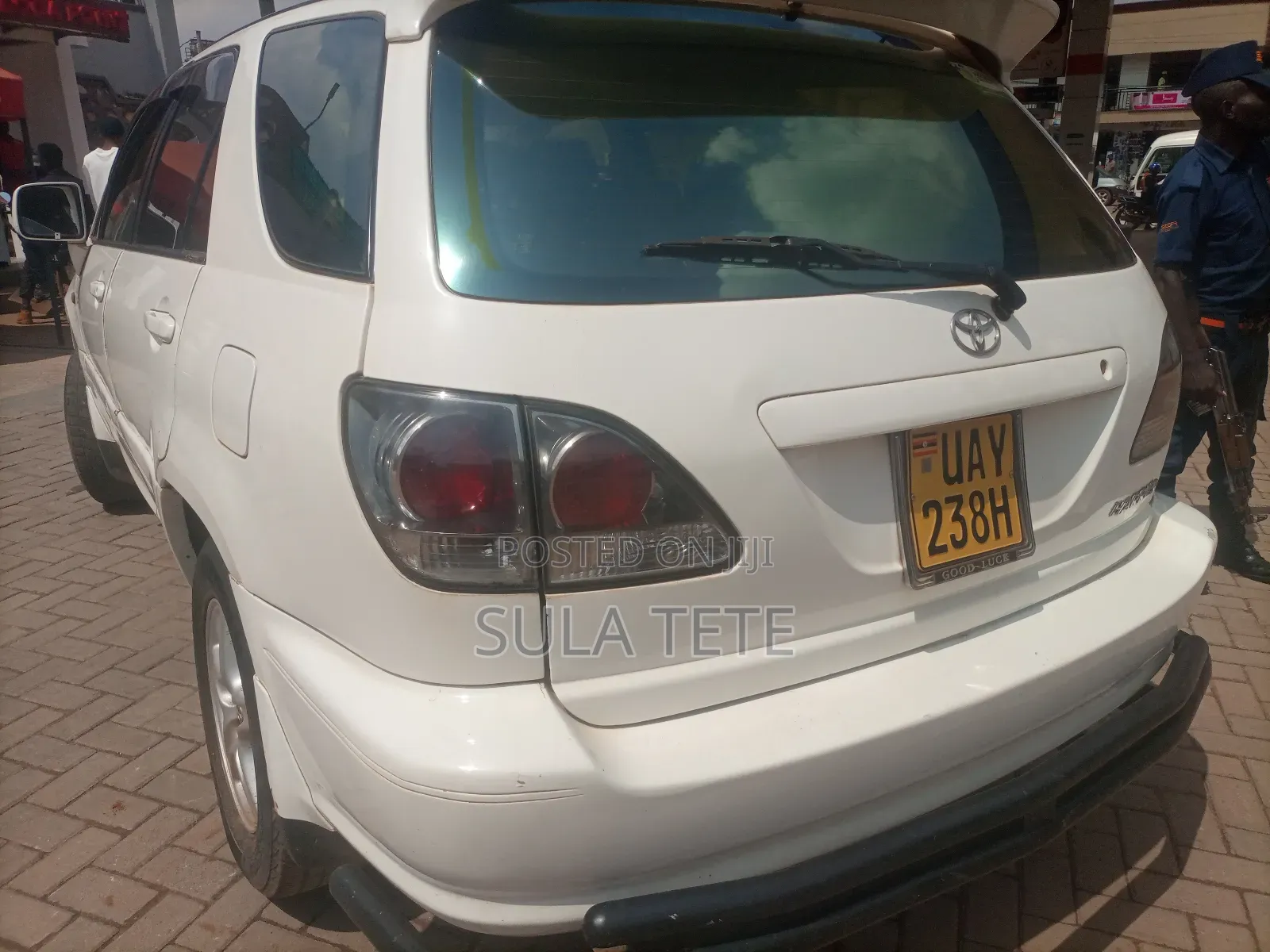 Toyota Harrier 2.4 16V 1998 White