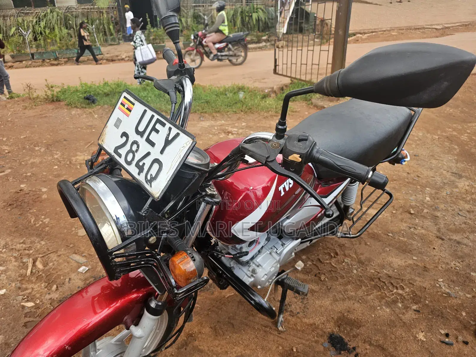 TVS HLX 125 2018 Red