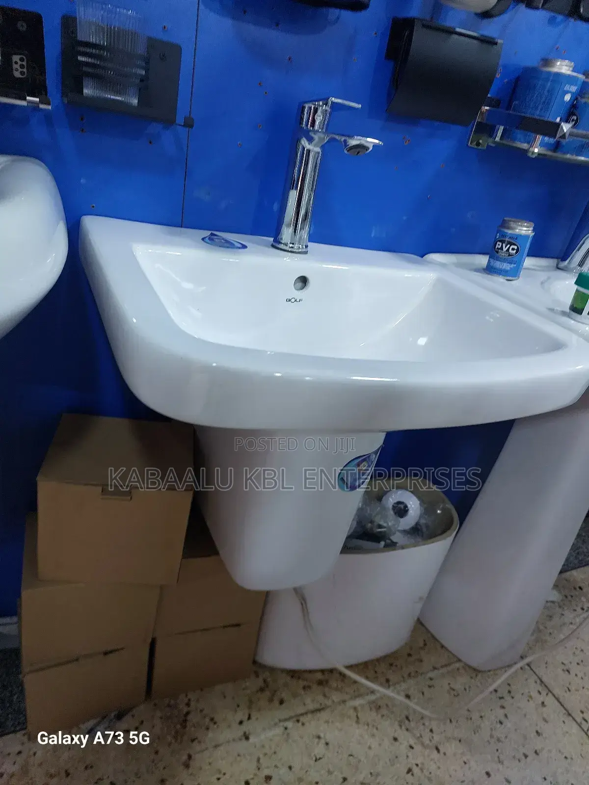 Hand Wash Basin With a Short Pedestal COMPLETE