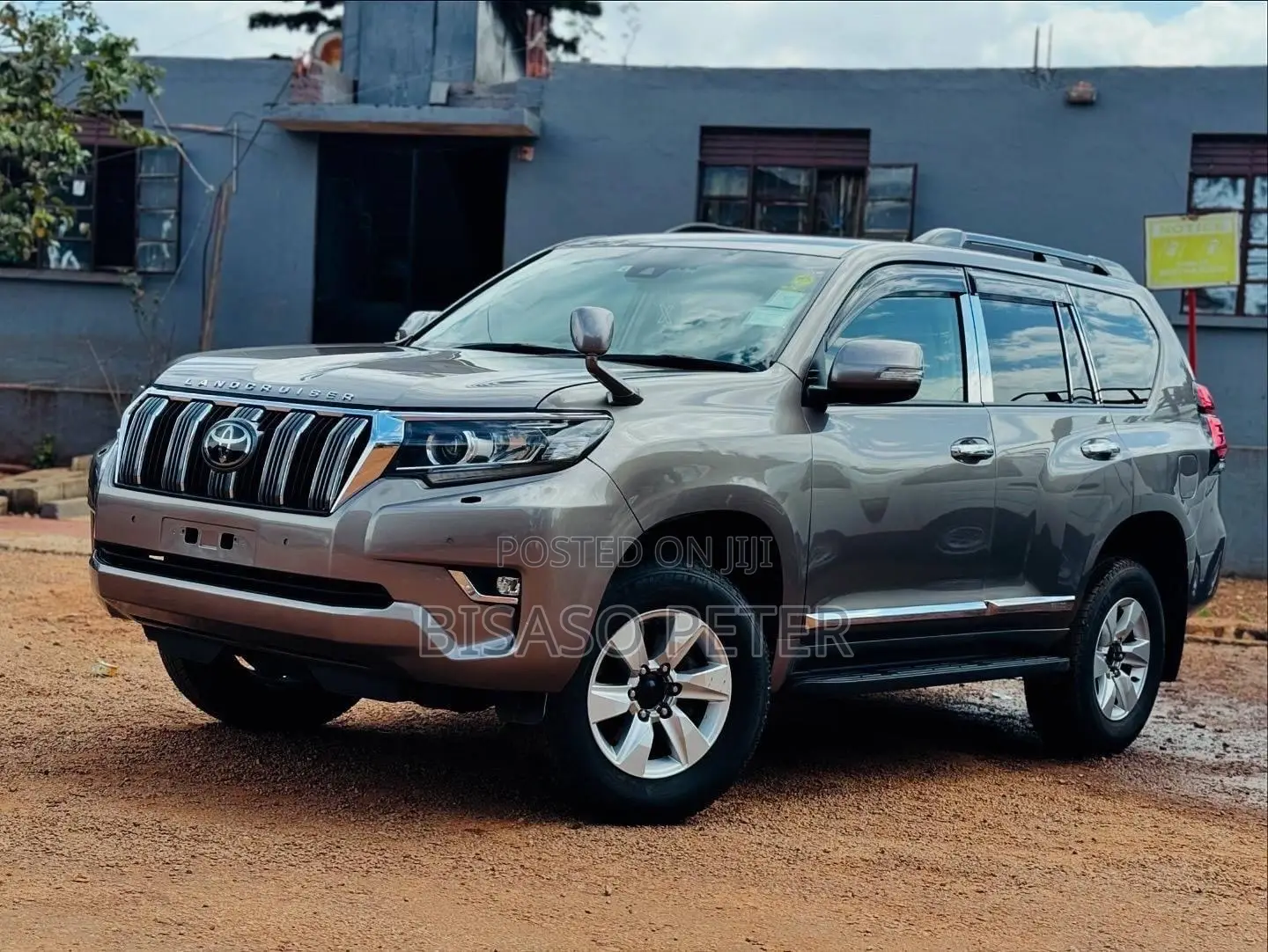 Toyota Land Cruiser Prado 2022 Gray