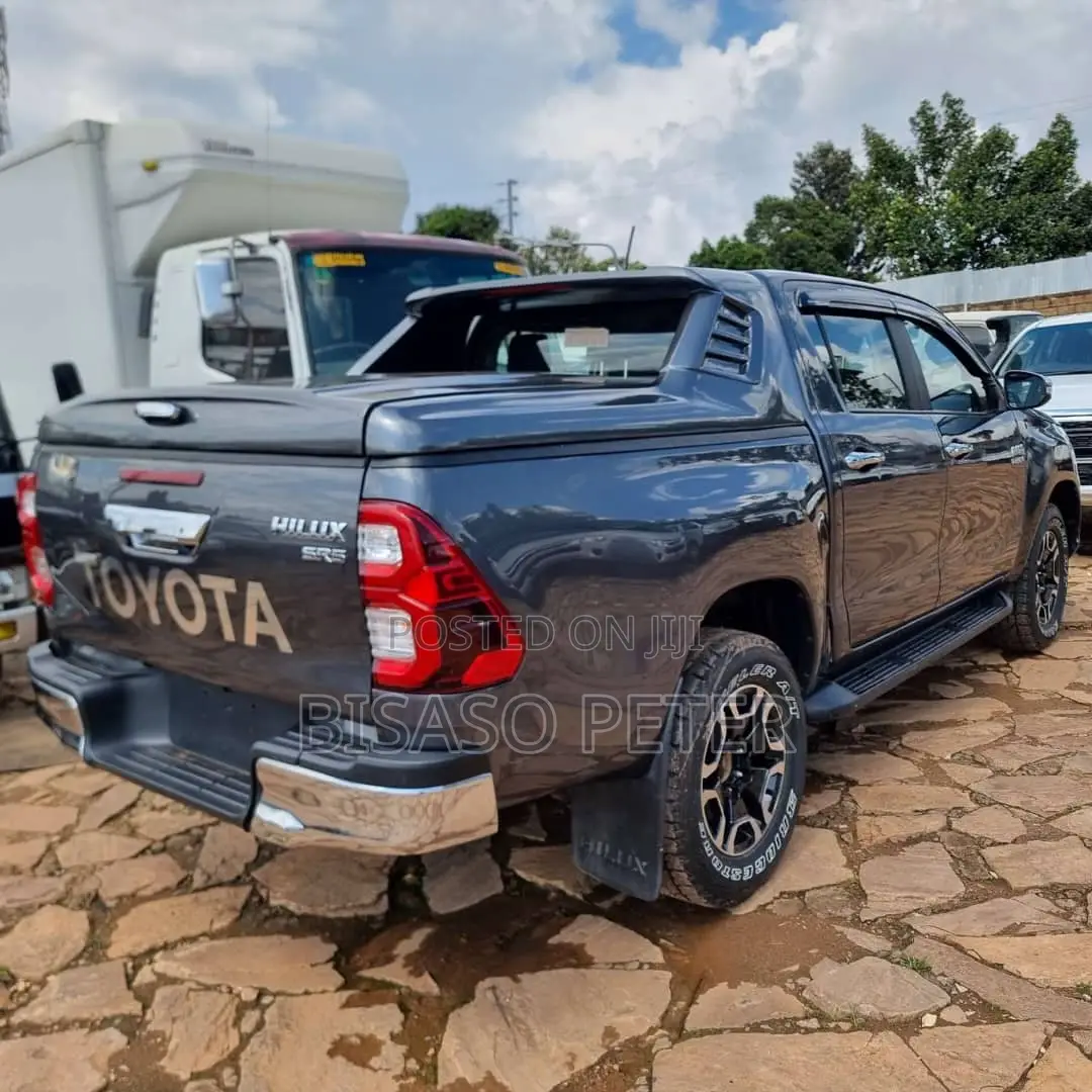 Toyota Hilux 2019 Gray