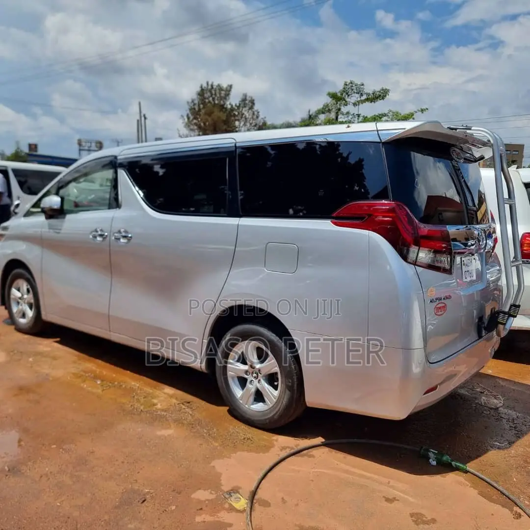 Toyota Alphard 2.5 Petrol AWD 2016 Silver