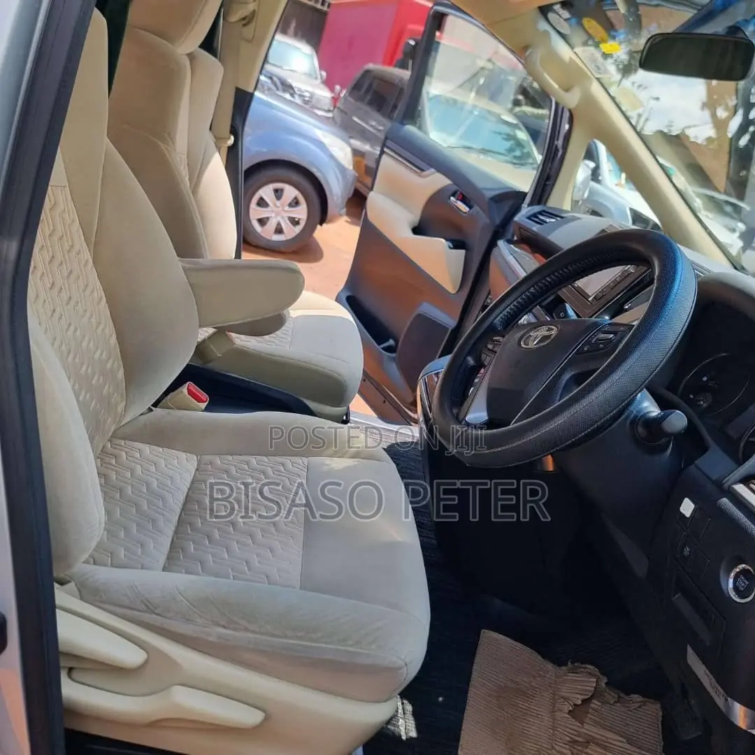 Toyota Alphard 2.5 Petrol AWD 2016 Silver