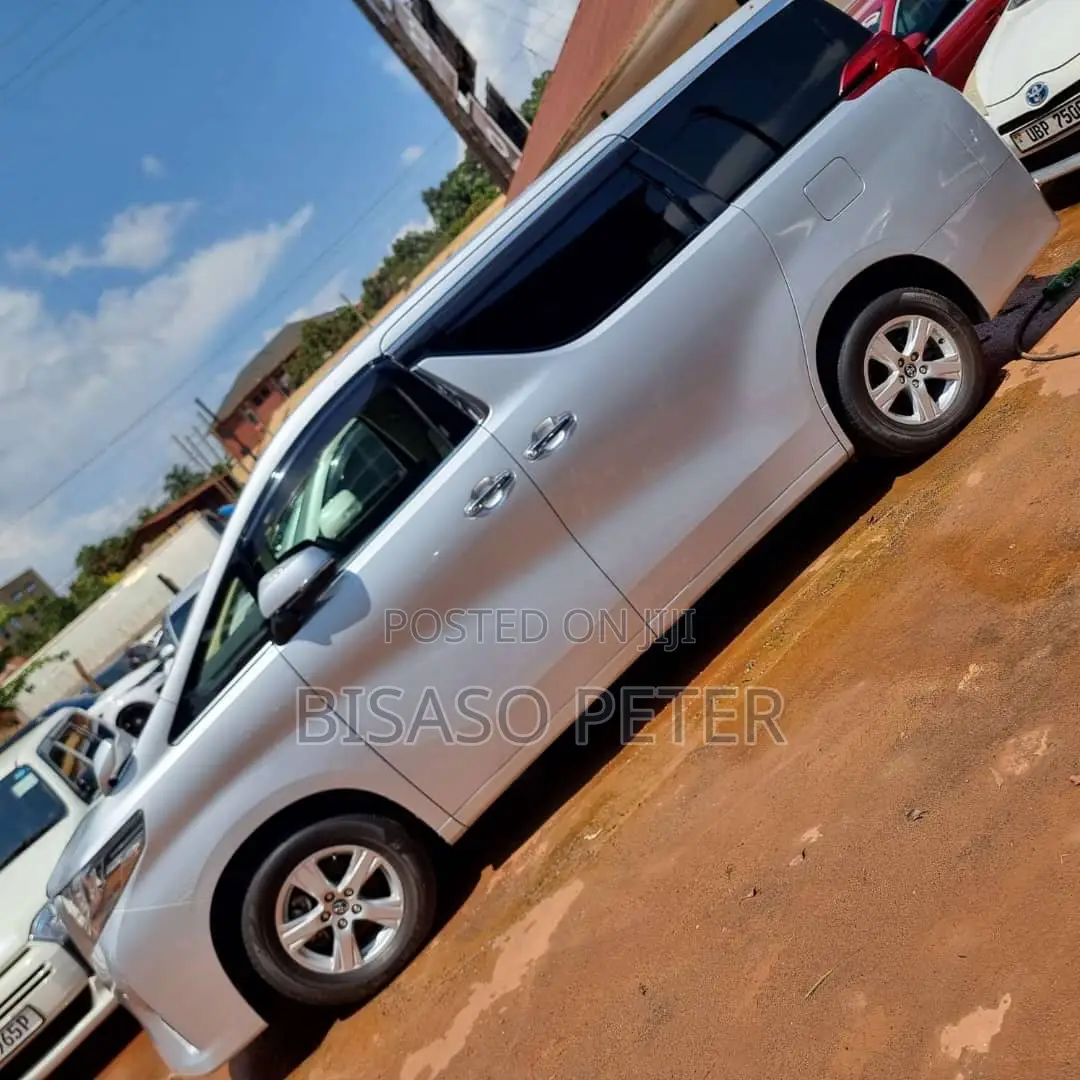 Toyota Alphard 2.5 Petrol AWD 2016 Silver