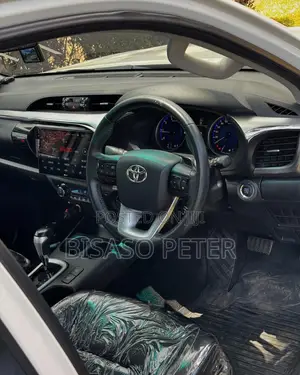 Toyota Hilux 2018 White