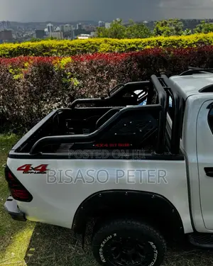 Toyota Hilux 2018 White