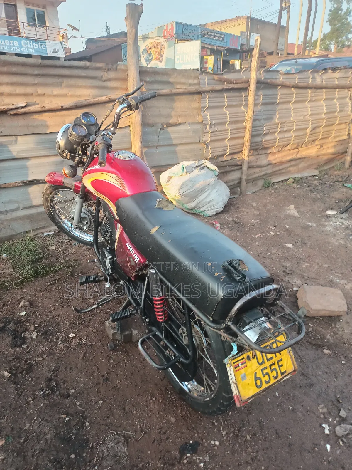 Mahindra Gusto 2019 Red