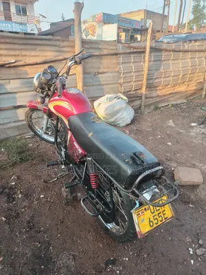 Mahindra Gusto 2019 Red