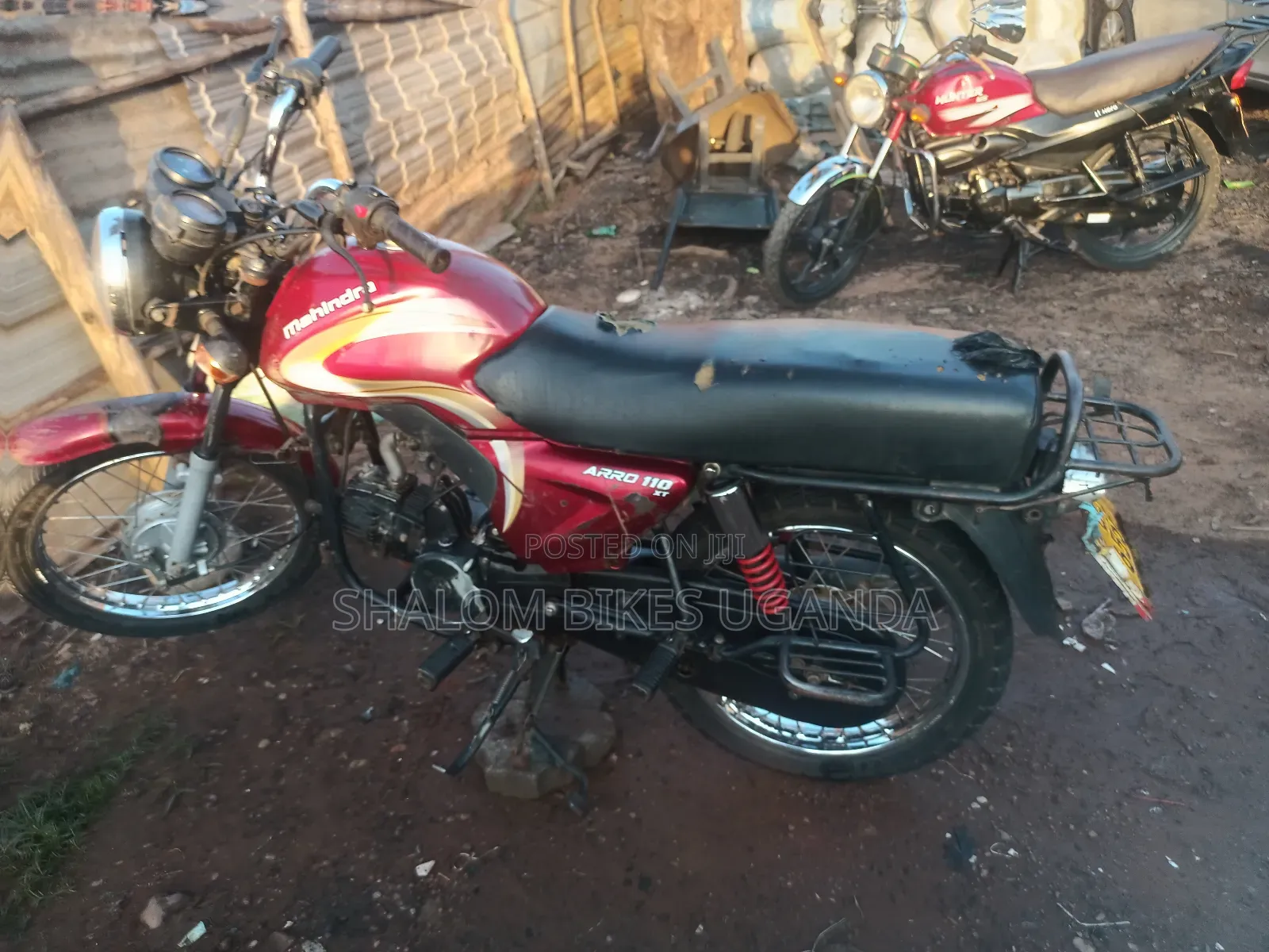 Mahindra Gusto 2019 Red
