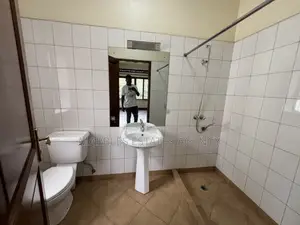 10bdrm Maisonette in Kololo, Central Division for rent