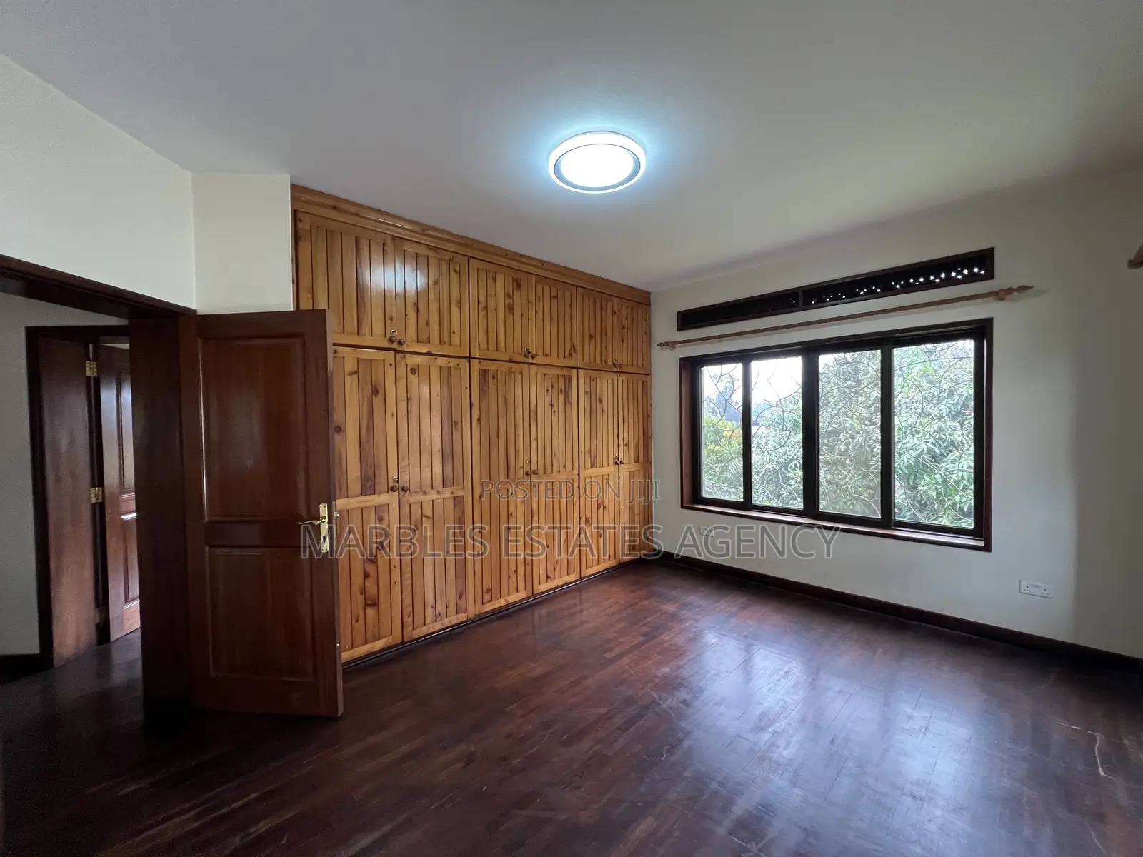 10bdrm Maisonette in Kololo, Central Division for rent