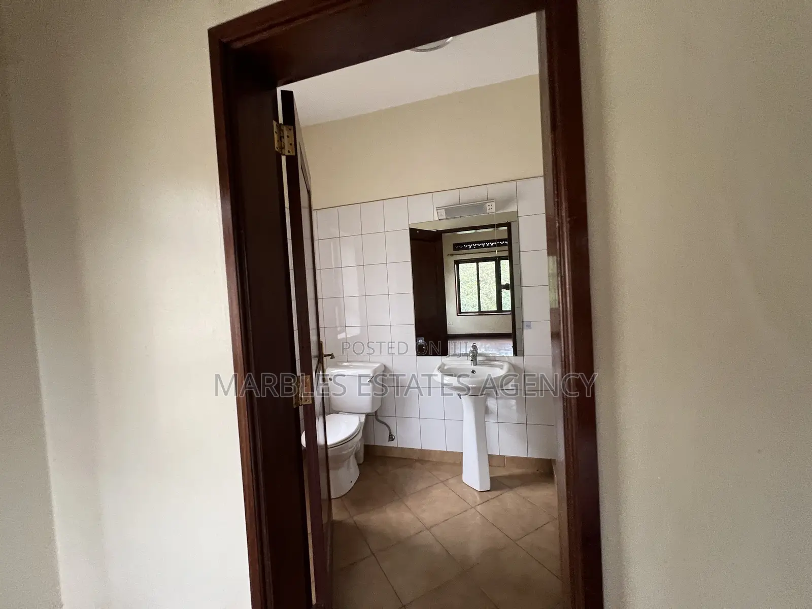10bdrm Maisonette in Kololo, Central Division for rent