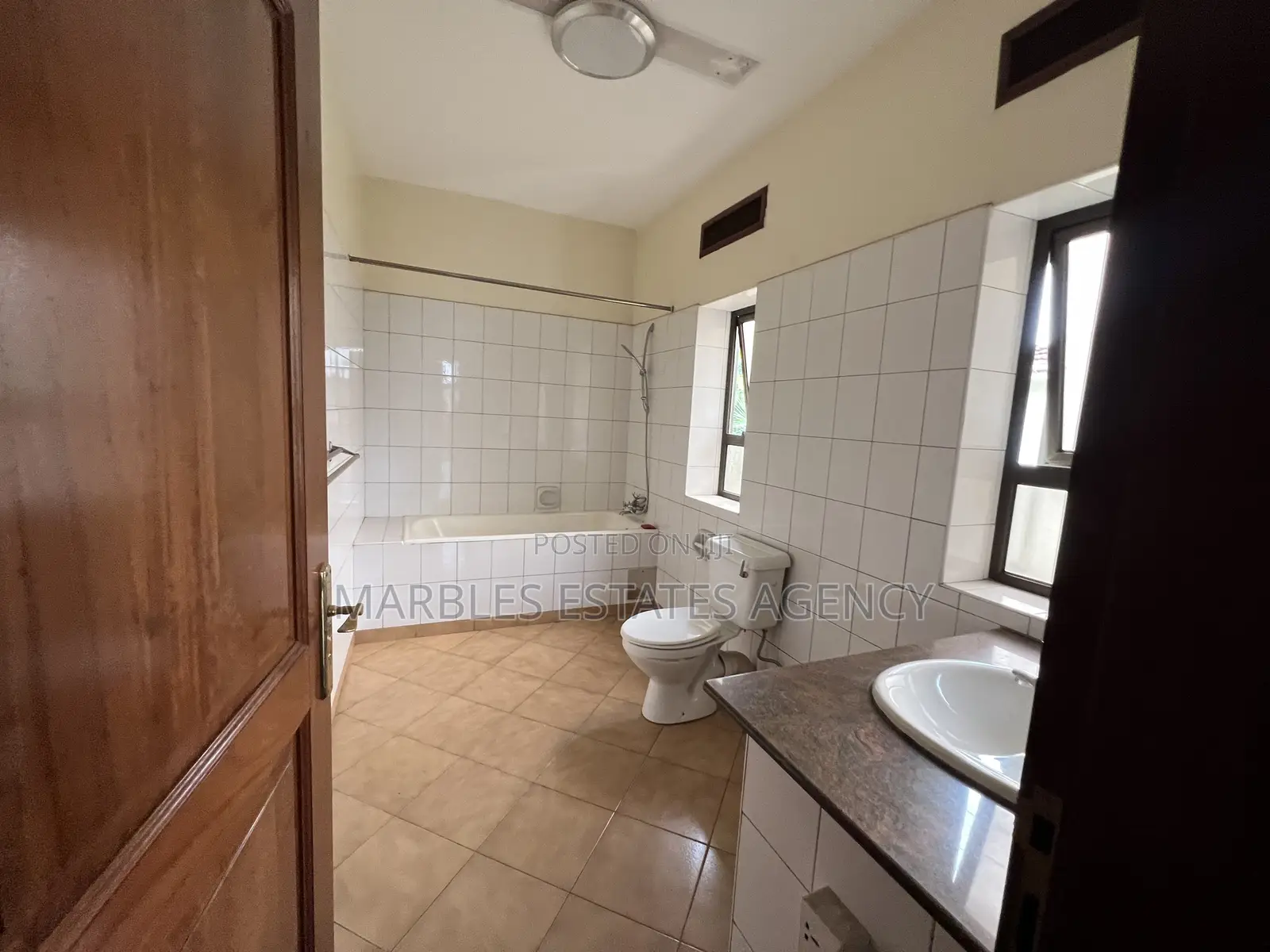 10bdrm Maisonette in Kololo, Central Division for rent