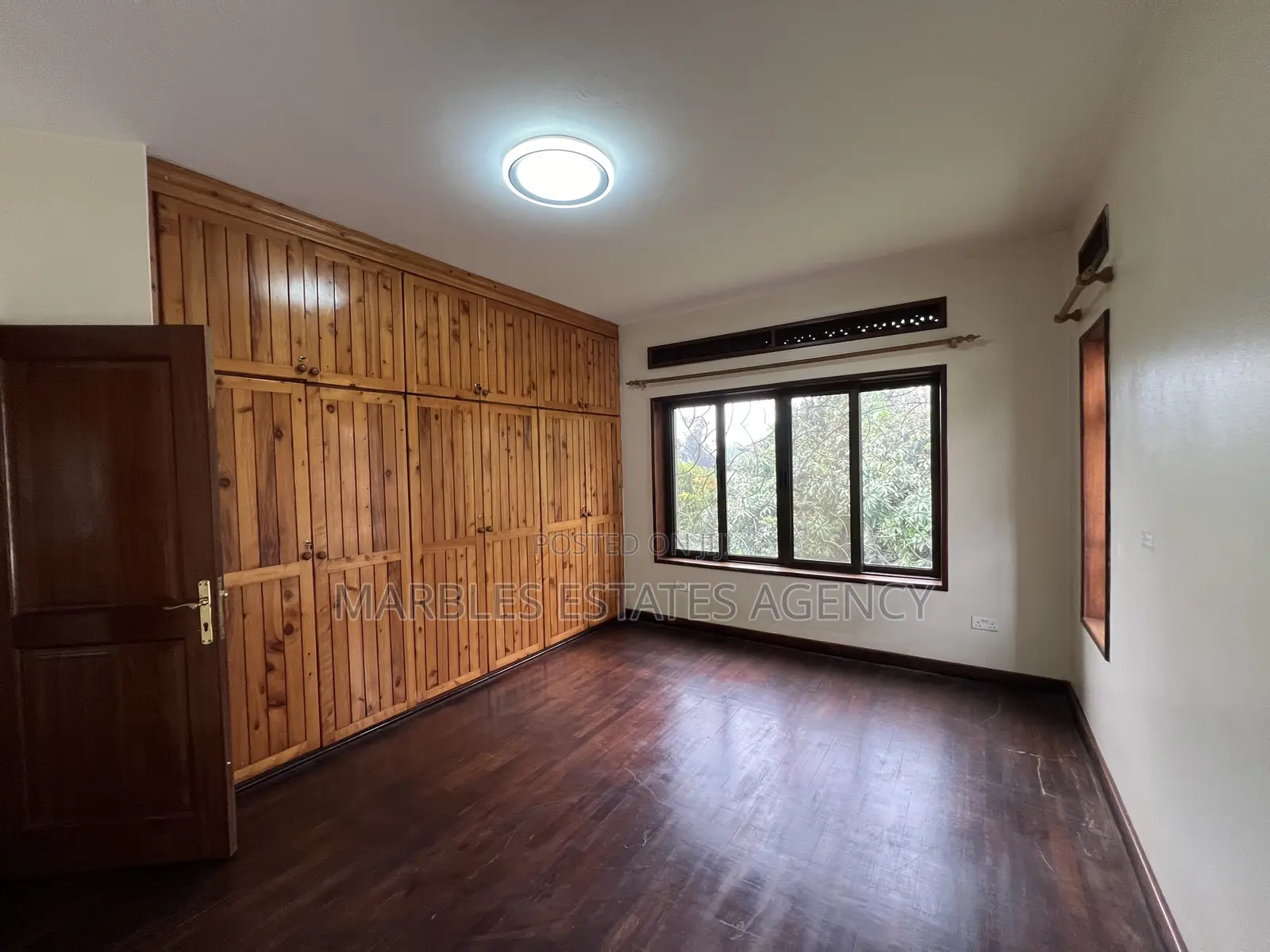 10bdrm Maisonette in Kololo, Central Division for rent