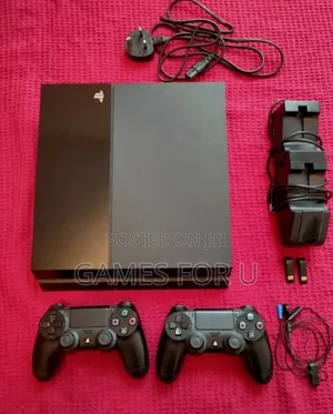Unchipped Ps4 Standard Console With 2 Game Pads