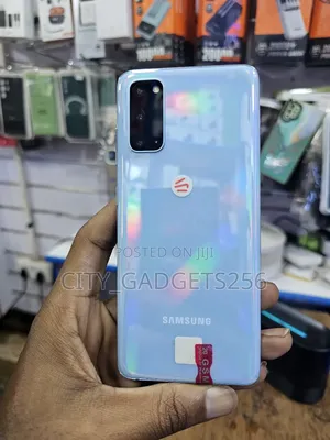 Photo - Samsung Galaxy S20 128 GB Blue