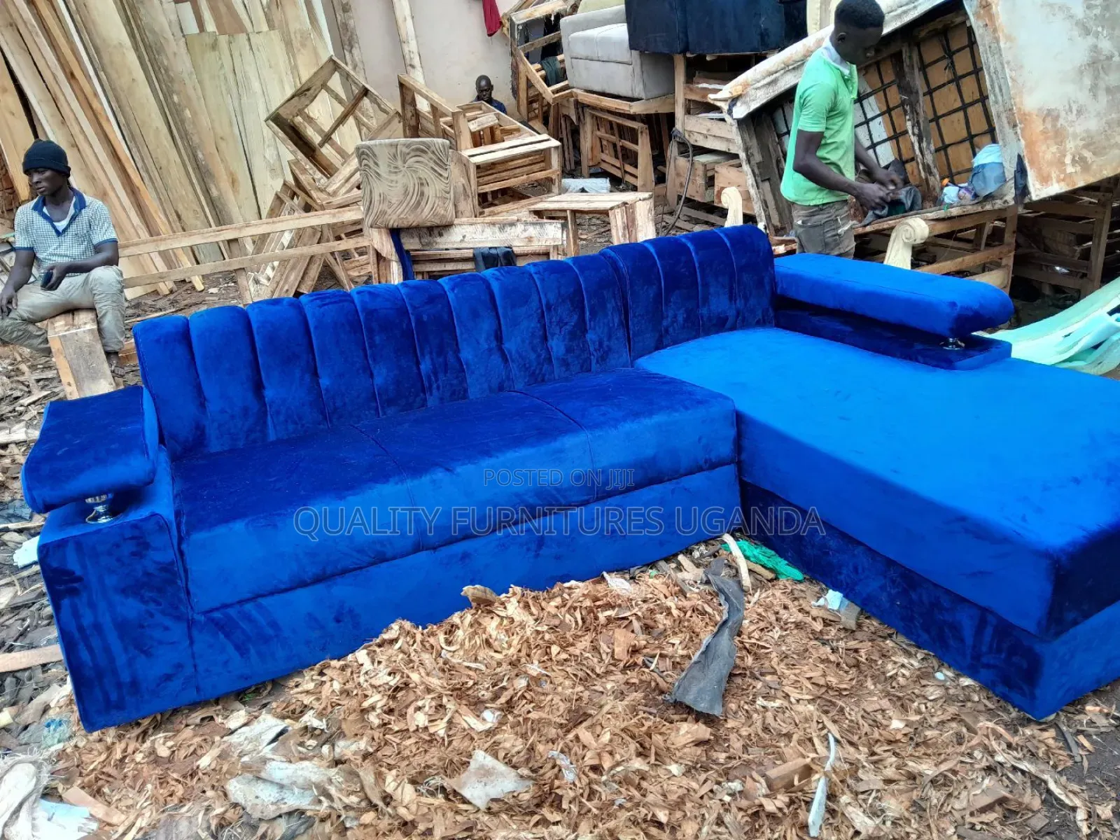 Min L Couch