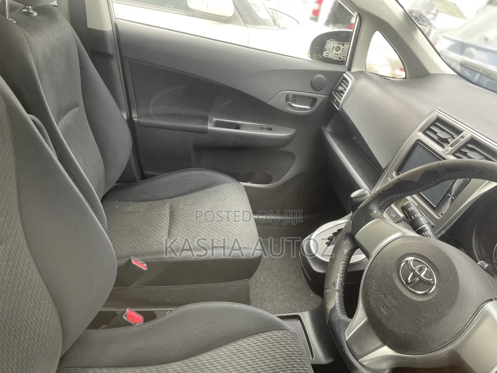 Toyota Ractis 2011 White