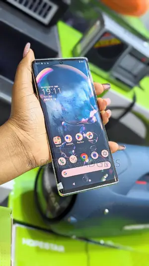 Photo - Sharp Aquos R6 128 GB White
