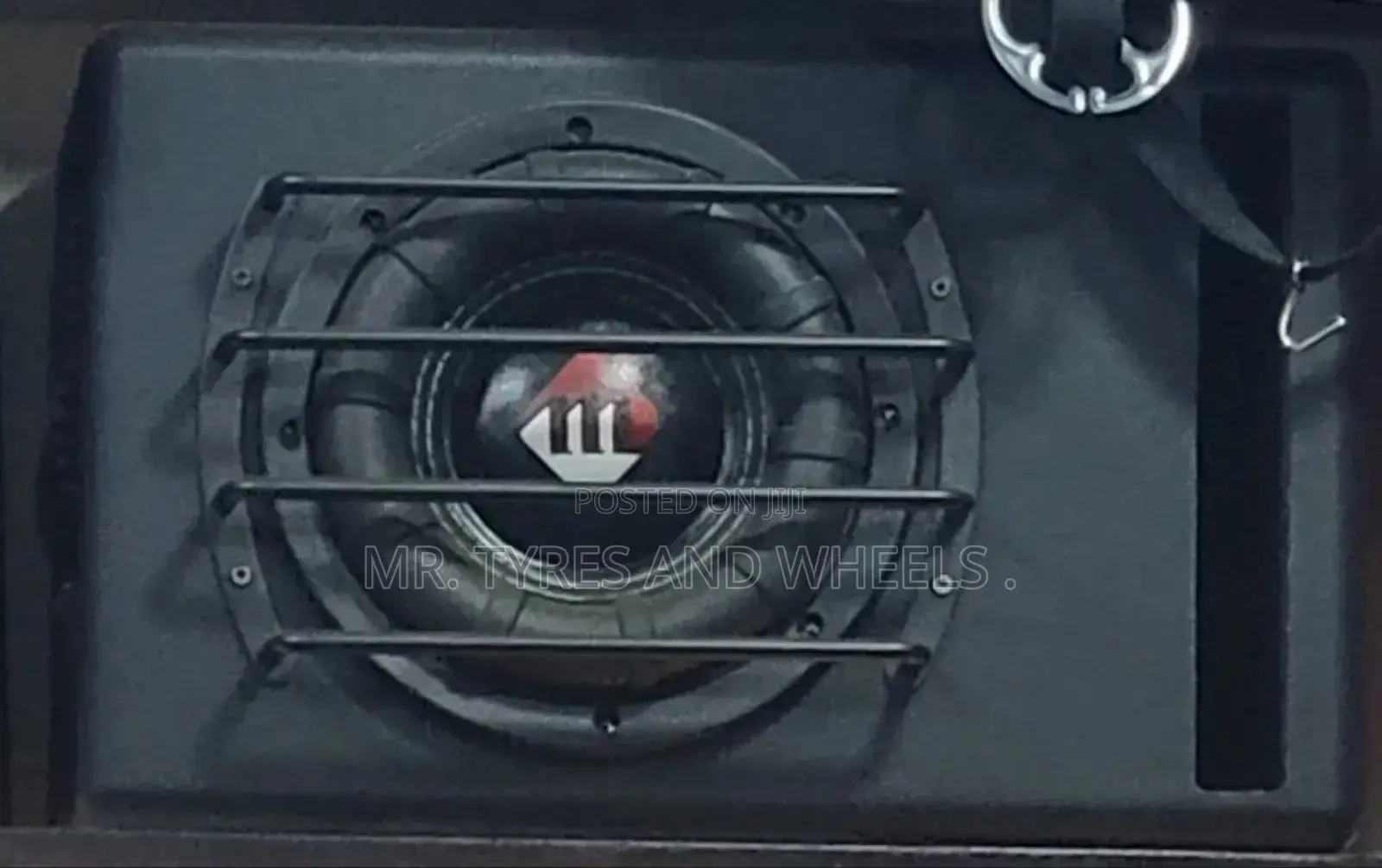 Master of Car Woofers Very Smart and Nice and Vry Original.