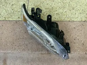 Toyota Vanguard Headlights 2010