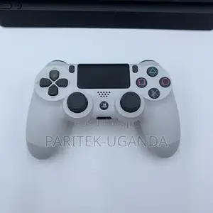 White Playstation 4 Controllers/ Game Pads