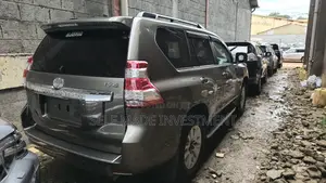 Toyota Land Cruiser 2016 Black