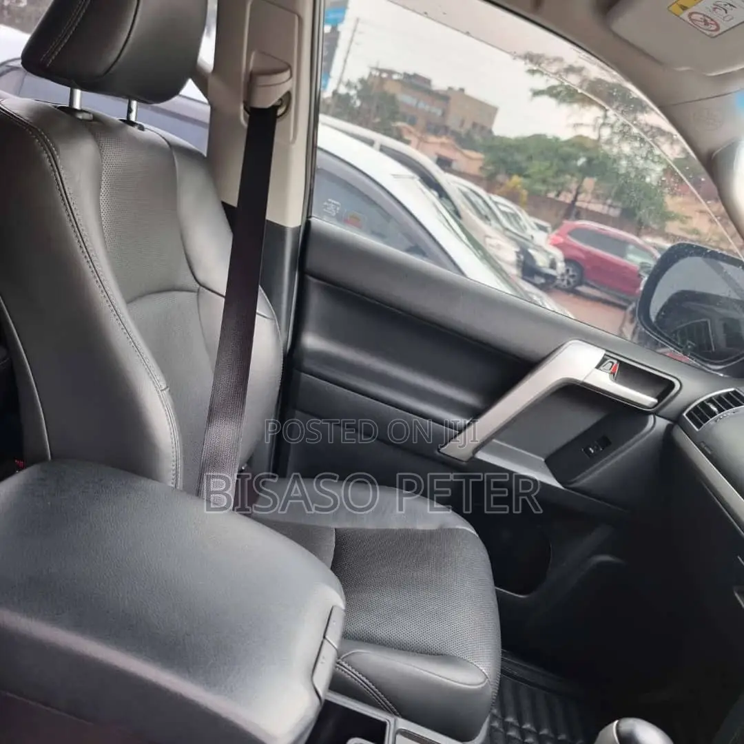 Toyota Land Cruiser Prado 2.8 2020 Black