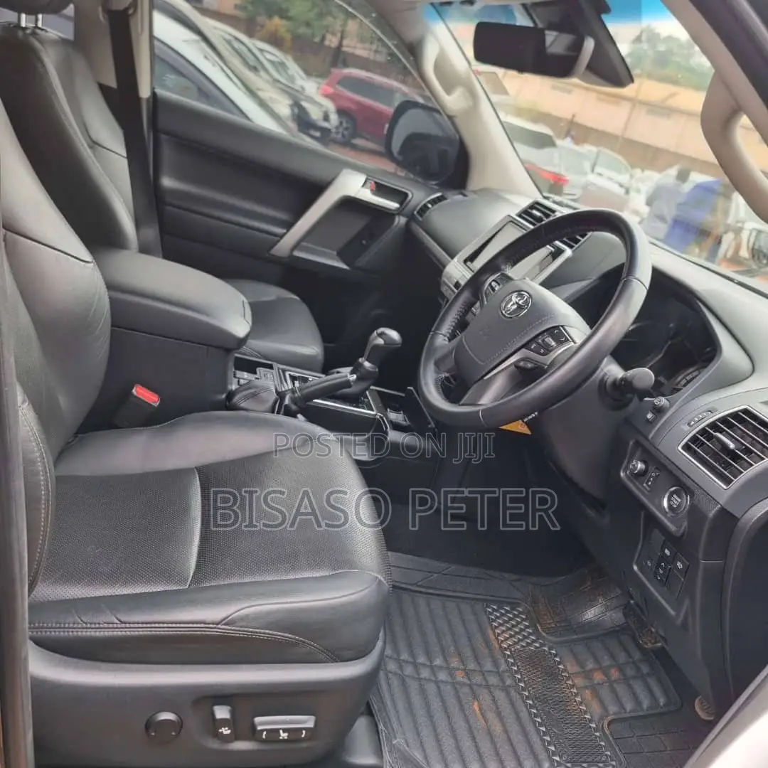 Toyota Land Cruiser Prado 2.8 2020 Black