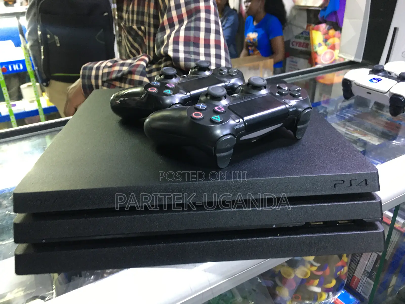 Playstation 4 Pro With 10 Games/500gb HDD/02 Controllers