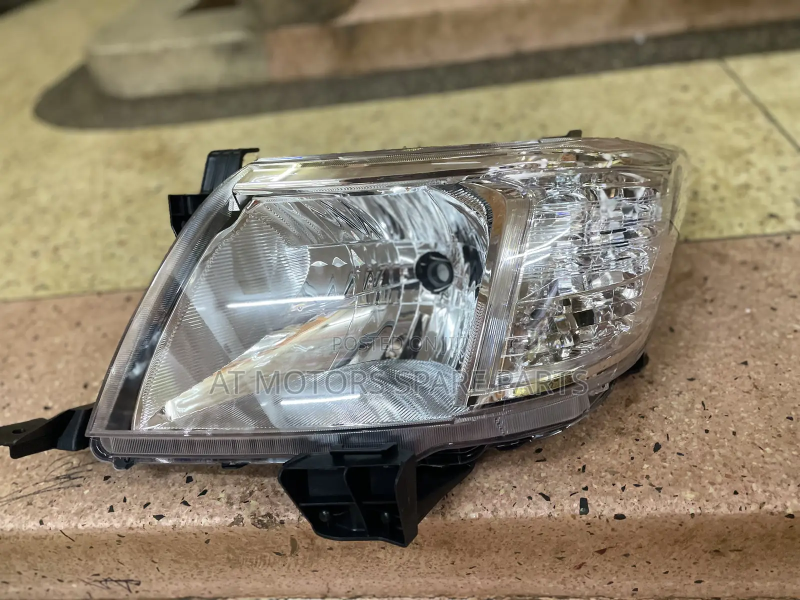 Toyota Hilux Vigo 2012 Head Lump