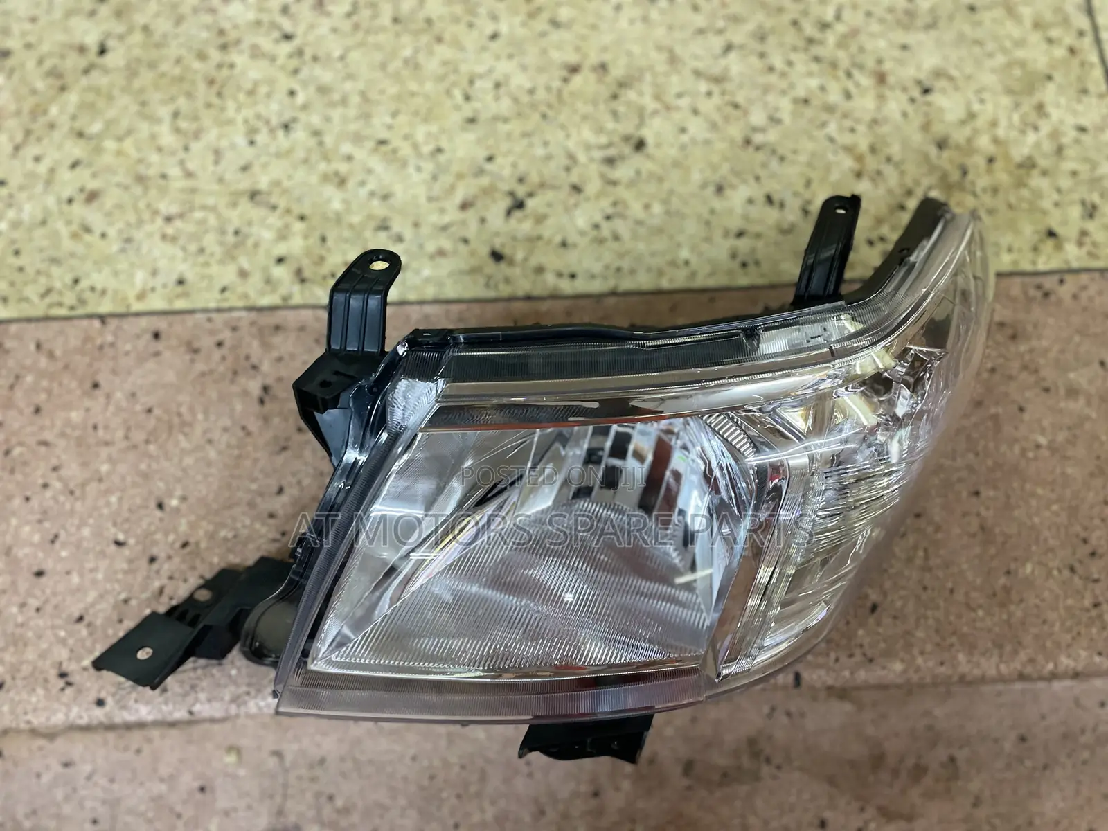 Toyota Hilux Vigo 2012 Head Lump