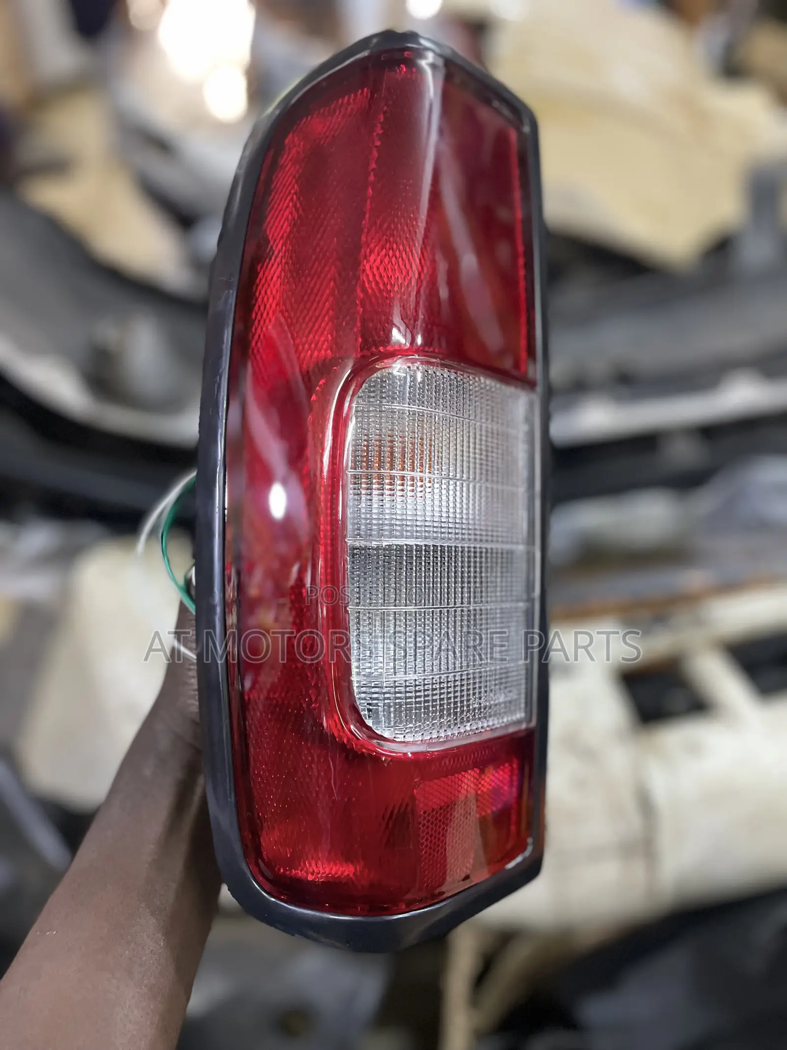 Nissan Hardbody 1998 Back Lights