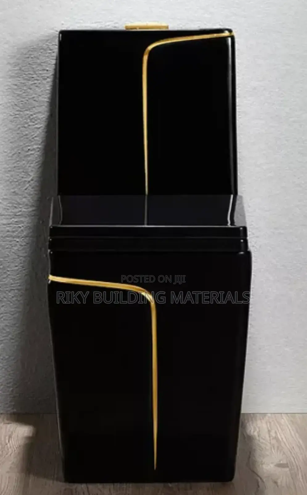 Toilet Black