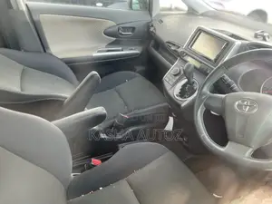 Toyota Wish 2010 Black